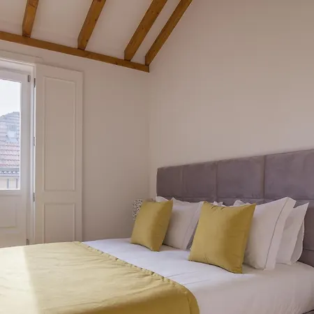 Almada Prime Ii ポルト