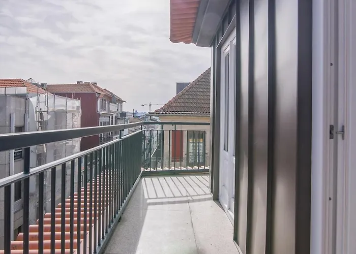 Almada Prime Ii * Porto